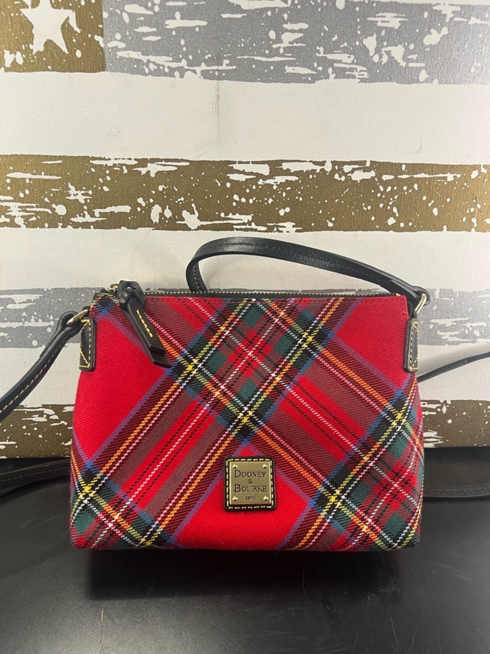Dooney & Bourke cross body - Picture 1 of 9